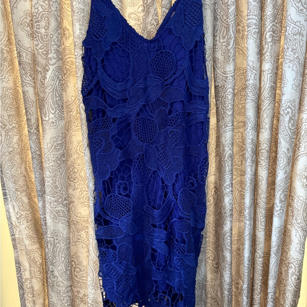 BNWT EXPRESS Purple lace embroidered cocktail dress  size x-small.